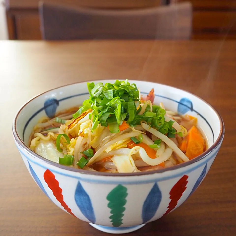 Snapdishの料理写真:ラ王 まるで生麺！ 醤油୧⃛(๑⃙⃘◡̈︎๑⃙⃘)୨⃛|まきんすぱん///さん