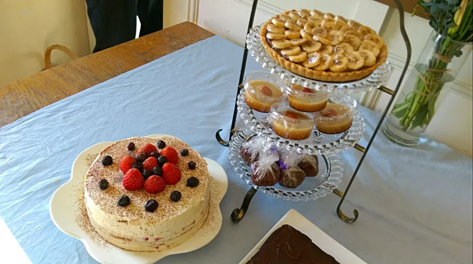 ショートケーキとチョコバナナタルト。|ヌンチャク・コーイチさん