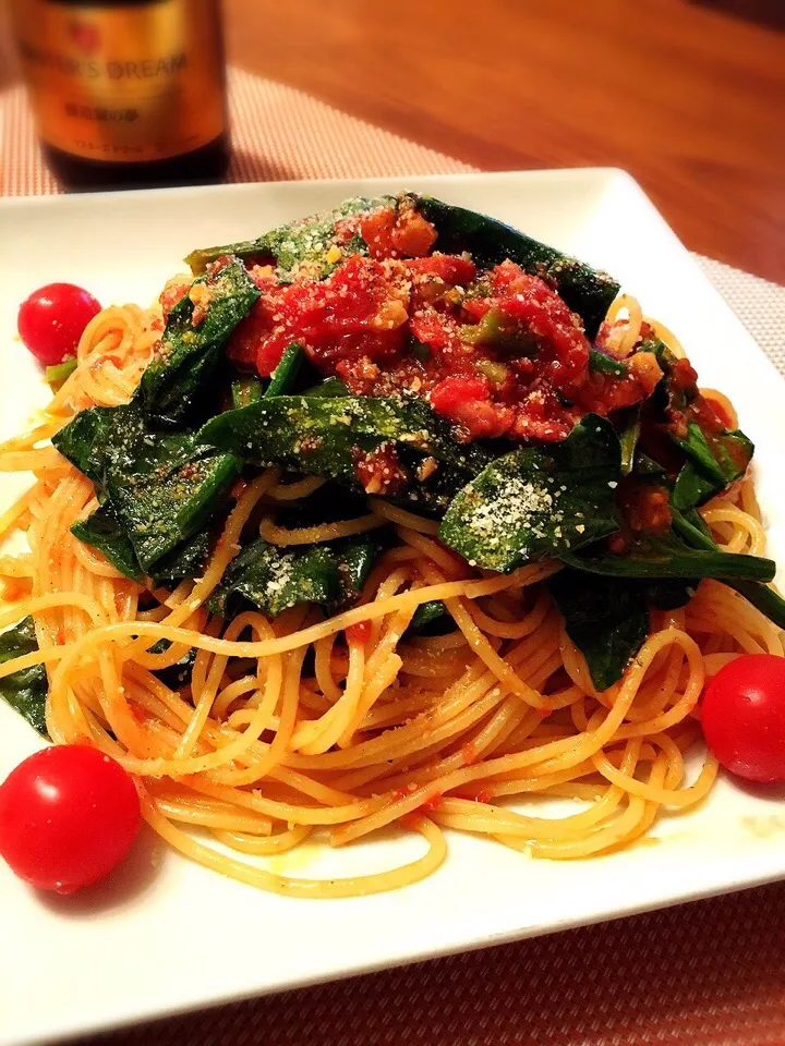 ほうれん草とベーコンのトマトソースパスタ|美穂さん