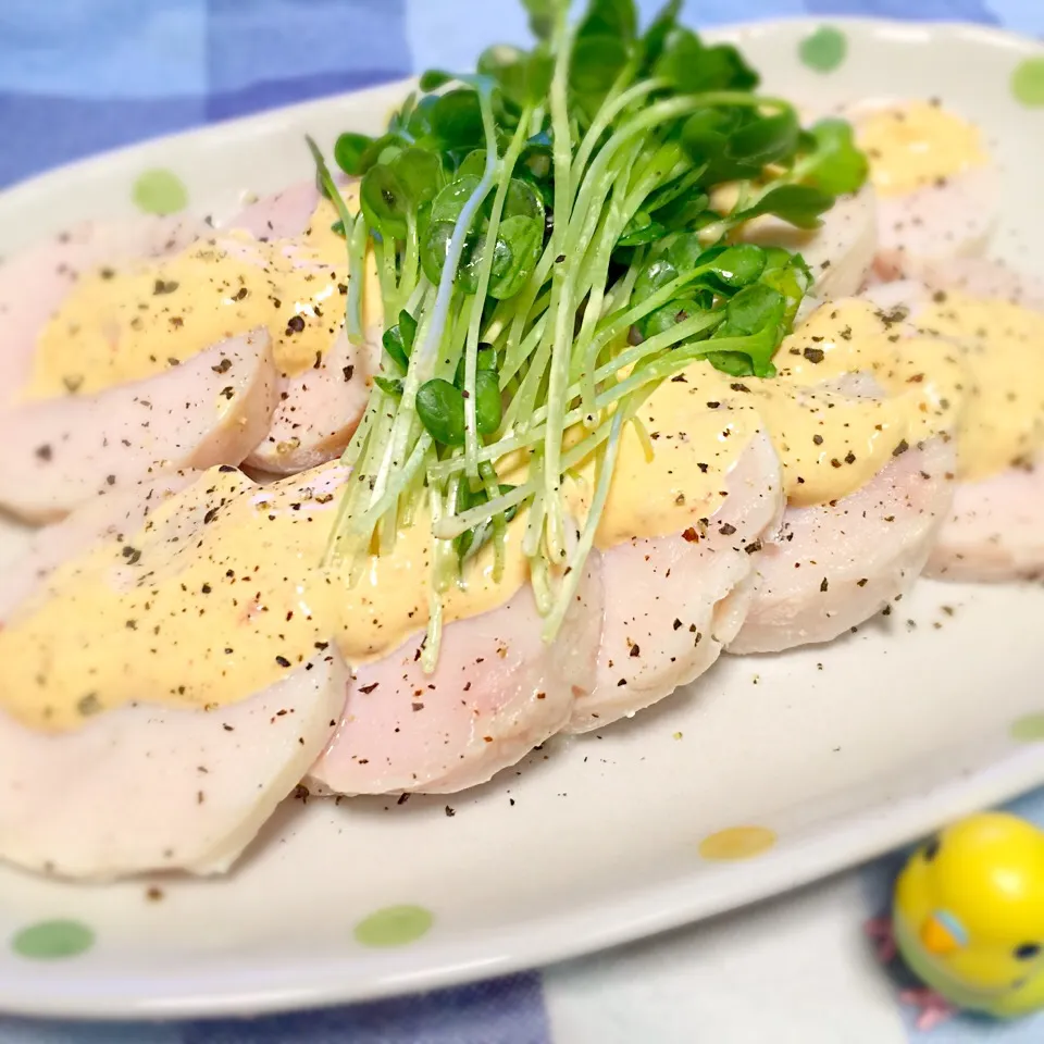 和田 匠生さんの料理 bean sprouts dressed with miso sauce!! 今日は鶏ハムに味噌マヨだれ❤️|きいこさん