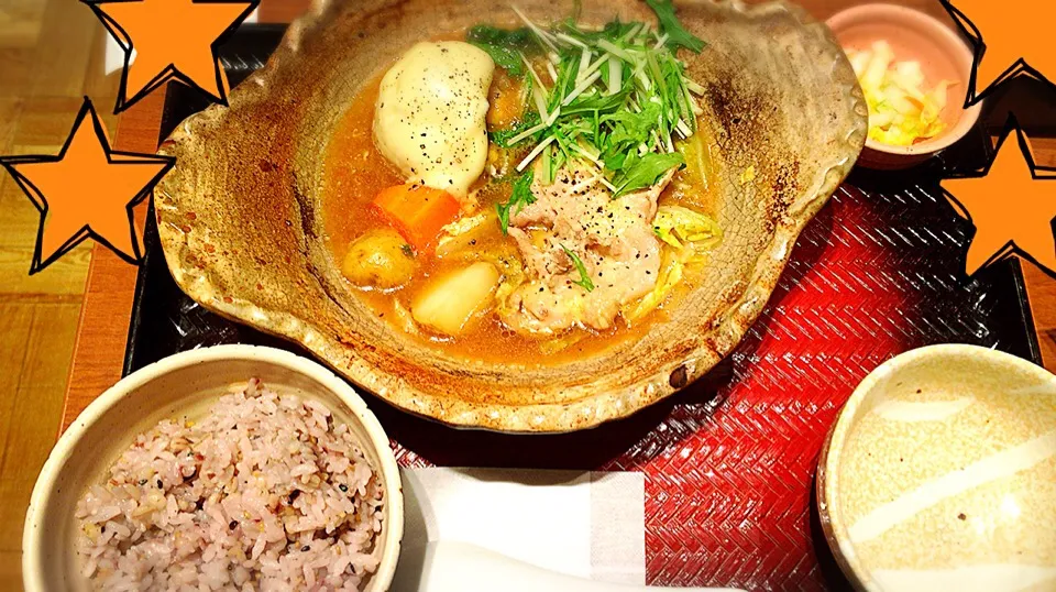 大戸屋 まるごと玉ねぎのスープ鍋定食✨|はなさん