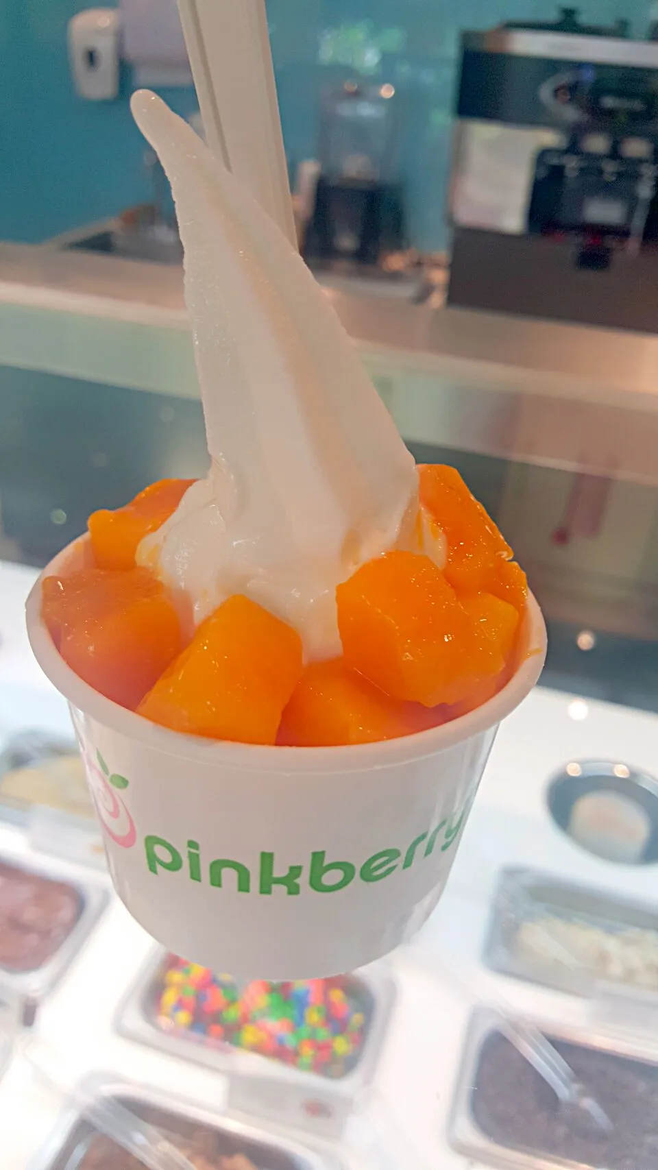 frozen yogurt with mangoes|Paz L. Sundiamさん