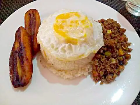 arroz ala cubana 💜💜💜|Maria Luiza Makilさん