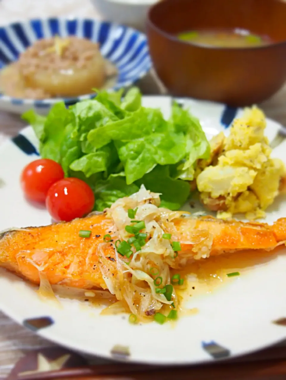 鮭のネギ塩焼き♡カレーポテトサラダ♡大根♡|Kitayanさん