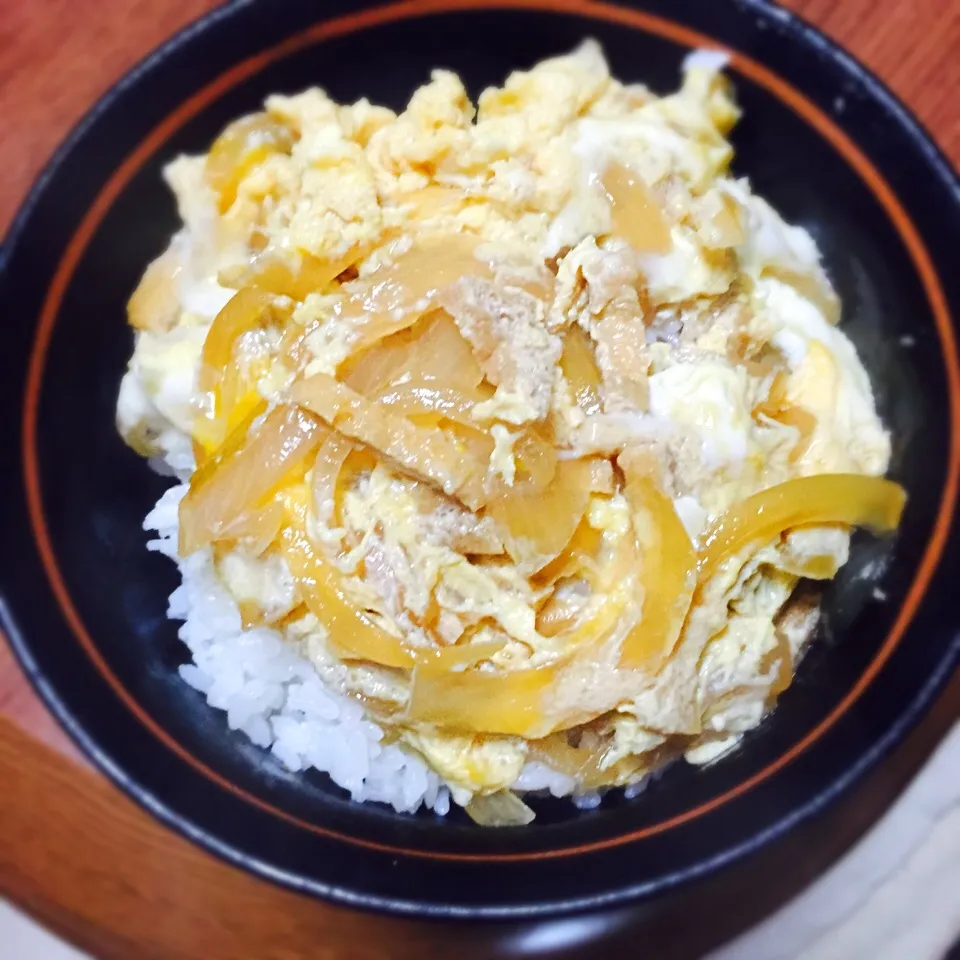 Snapdishの料理写真:キツネさんと玉ねぎの玉子丼|まるちゃんさん