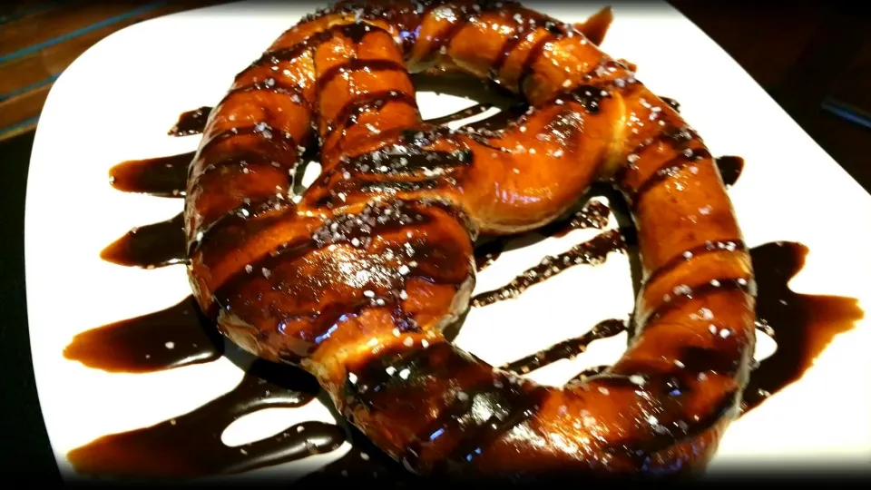 Bavarian Pretzel Chocolate Drizzle with SeaSalt|Rene Weberさん