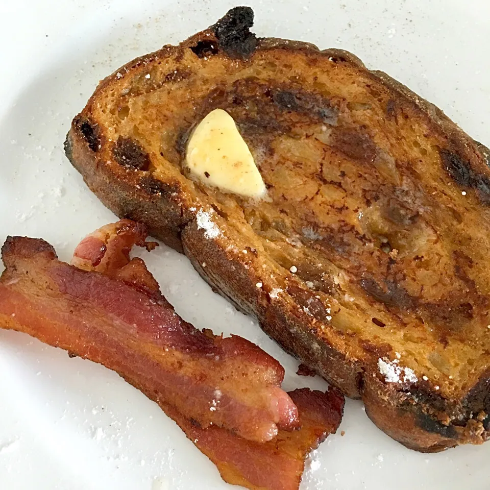 Saturday morning raisin bread french toast Hell.Yeah!|lauren shannonさん