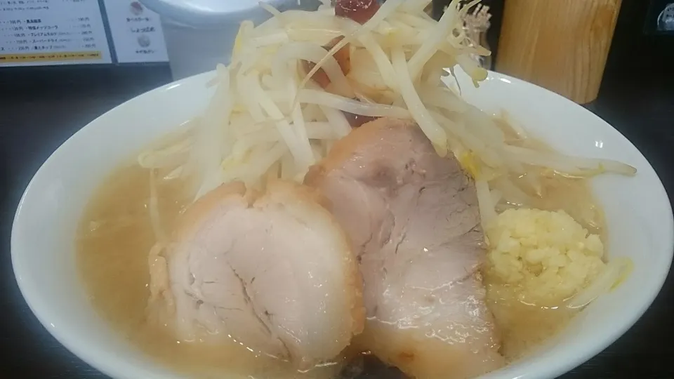 ラーメンいつき の 醤油ラーメン+中盛(無料)+野菜チョイ+ニンニク+酸っぱめ1(ポン酢ジュレ)＠要町、池袋16017|大脇さん