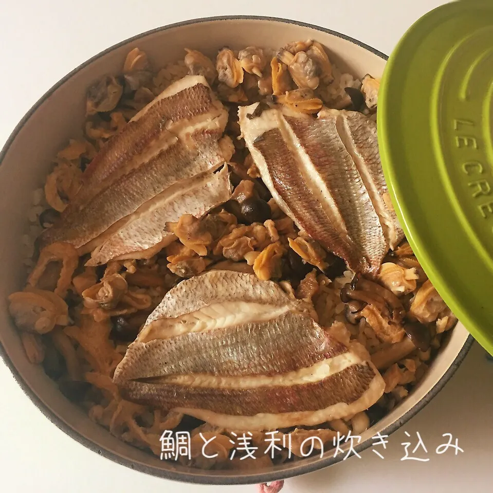 Snapdishの料理写真:鯛と浅利の炊き込み御飯|Shinyaさん