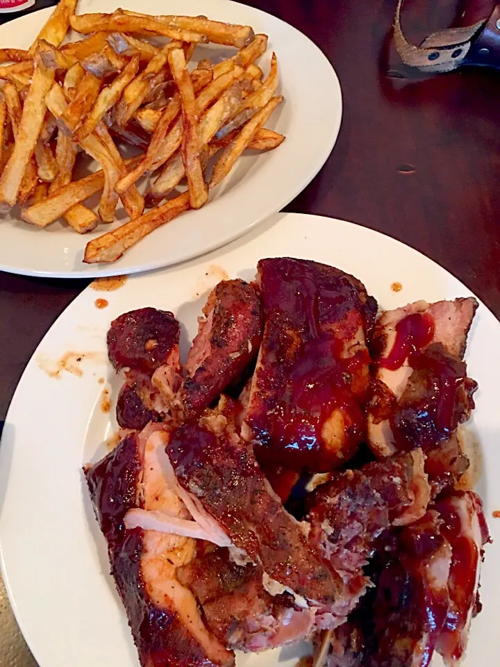 Ribs and handcut fries|lauren shannonさん