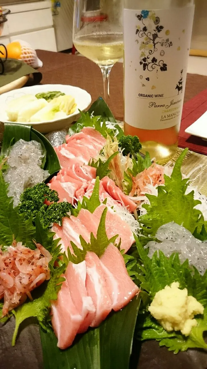 生しらす・本マグロ大トロ🐟スペインのシャルドネオ―ガニック🍷で❗(^-^)v|ナムナムさん