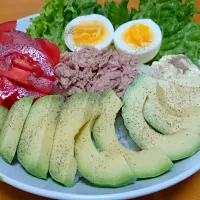 Snapdishの料理写真:アボカドサラダ丼！|しおさん