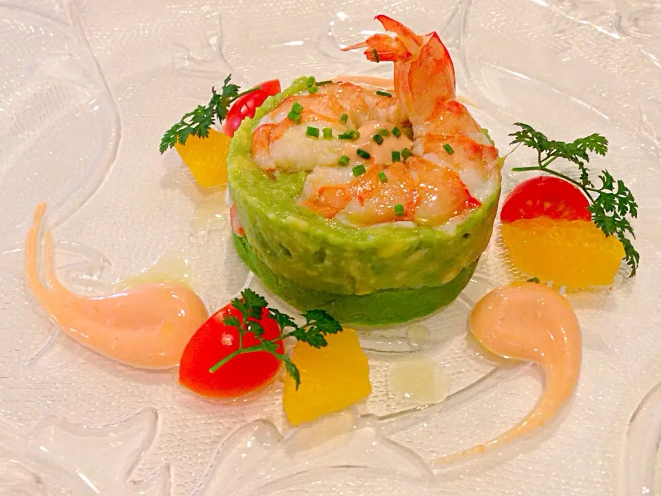 GLI ANTIPASTI『COCKTAIL DI AVOCADO E GAMBERI CON SALSA AURORA』／前菜『アボカドと海老のカクテルサラダ　アウロラソース』／The Appetizer 『Cocktail salad with avocado,prawn and aurora sauce』|ゆうじ.さん