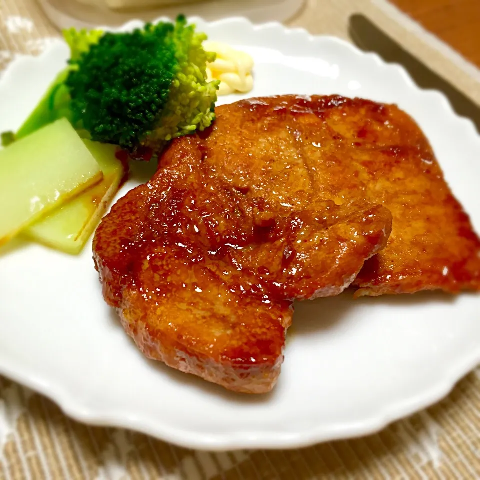 今日の夕飯☆メイン
豚ロースの味噌漬け！|あさこさん