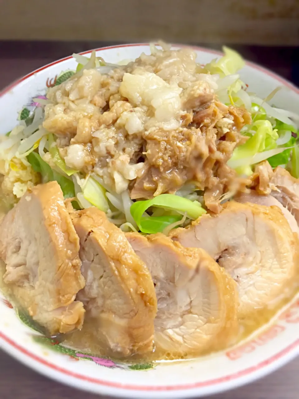 ラーメン二郎横浜関内店。 小豚、カラメ、脂🐷|NOMU'S キッチン🍳さん