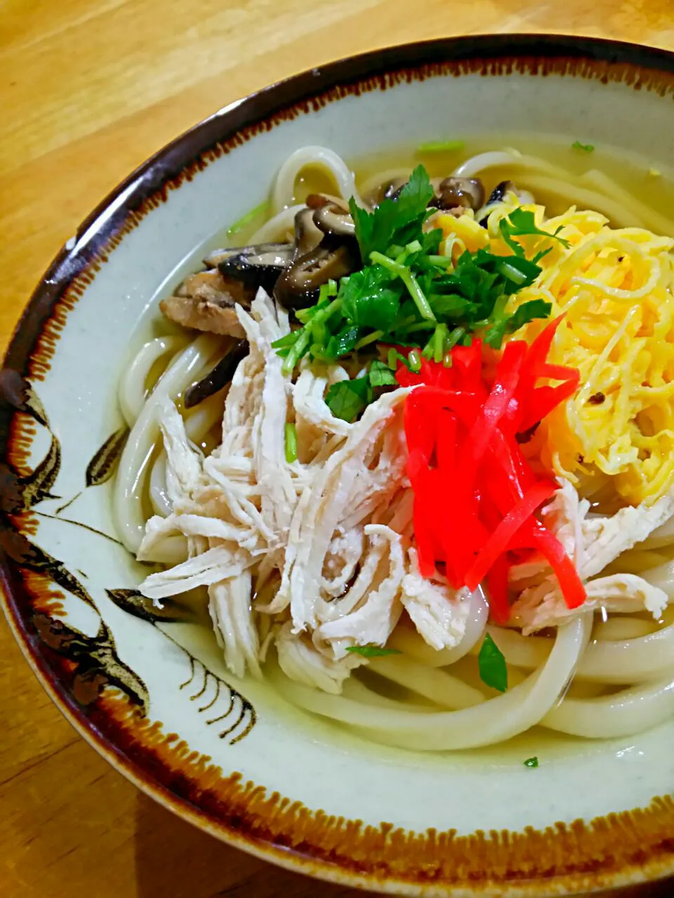 奄美の郷土料理 鶏飯(けいはん)うどん|徳之島トトロンヌさん