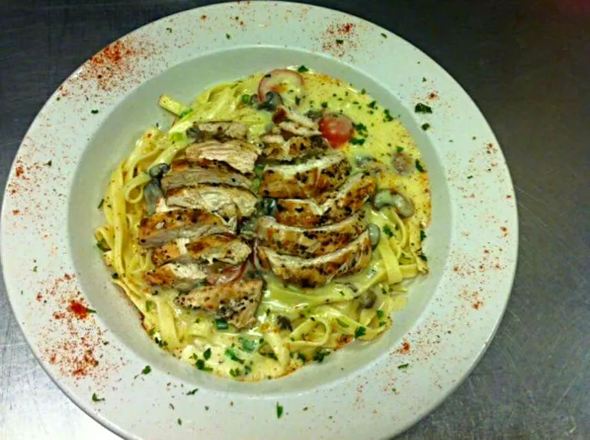 Grilled Chicken Alfredo #Pasta #Chicken #Dinner #Main dish 💚|Alisha GodsglamGirl Matthewsさん