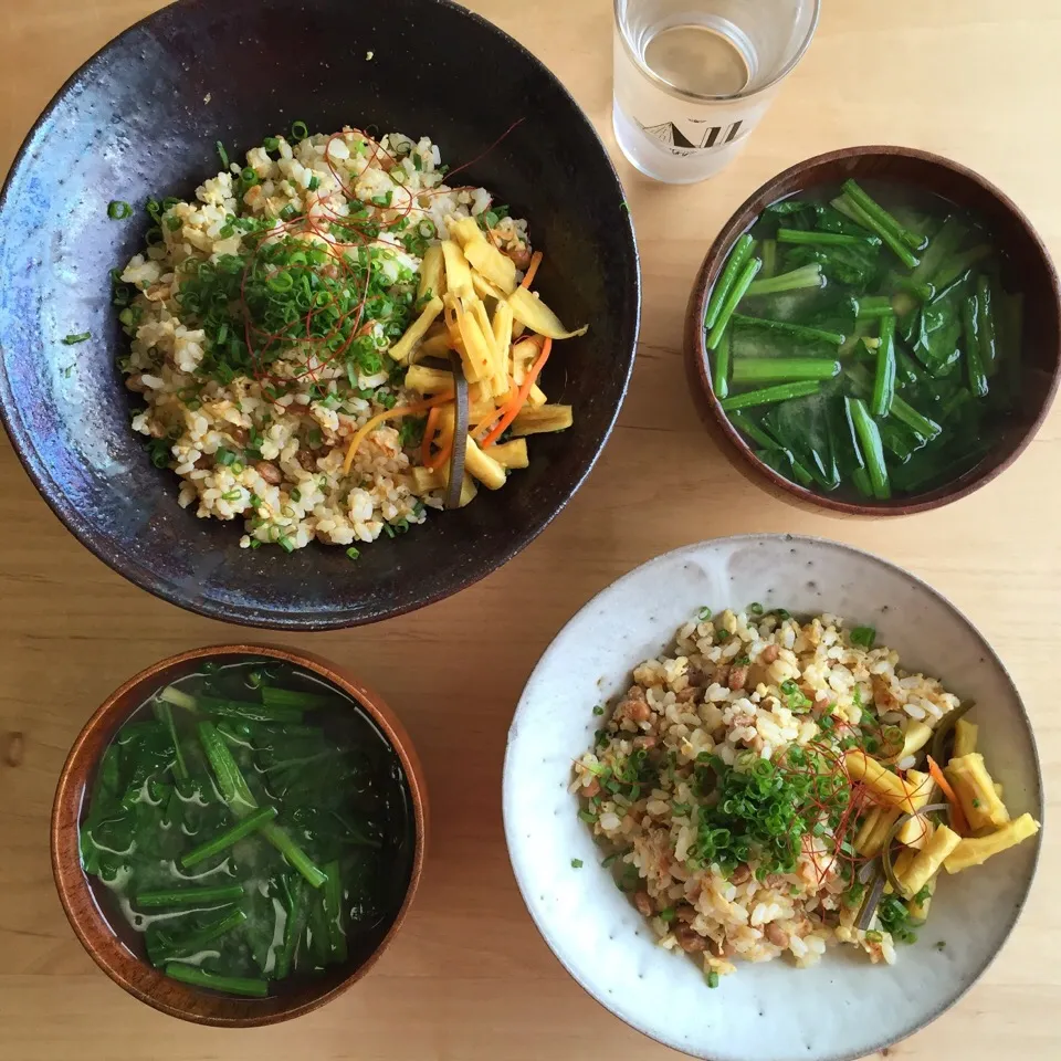 納豆チャーハン、ほうれん草のお味噌汁|maruruさん