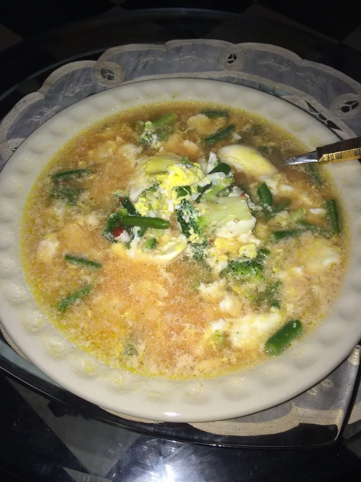 Chicken bone broth with broccoli, string beans, eggs, lemon, Olive oil, tomato paste|ahron gさん