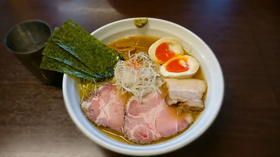 麺や真登 濃厚醤油 特製|ミナミ ヒロヤさん