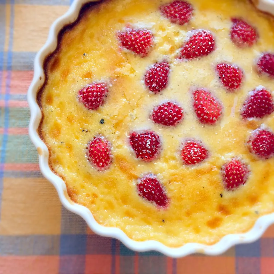 Snapdishの料理写真:🍮🍓いちごのクラフティ🍓🍮|Meguxwさん