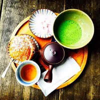 Snapdishの料理写真:抹茶・ほうじ茶・シュークリーム・いちご和三盆