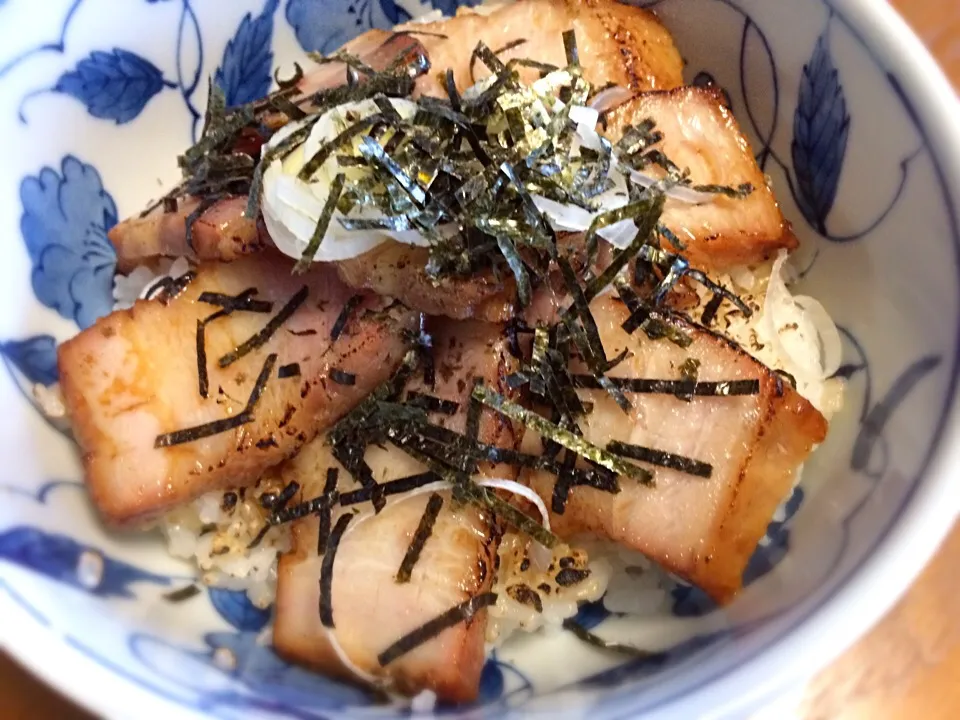 Snapdishの料理写真:炙り焼豚丼|ふぅさん