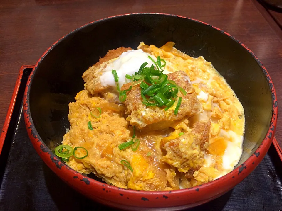 和ダイニング佳楽『カツ丼』|コージ💫さん