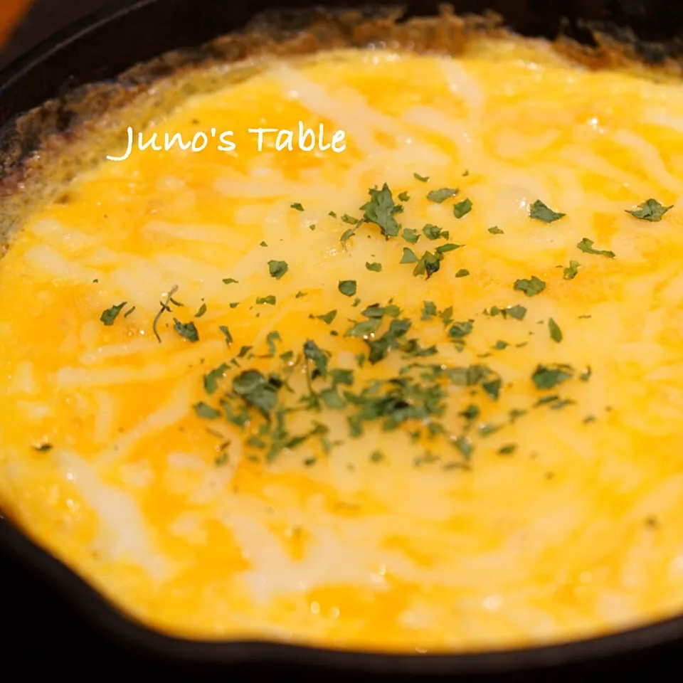 スキレットでチーズオムレツ🍳|Junさん