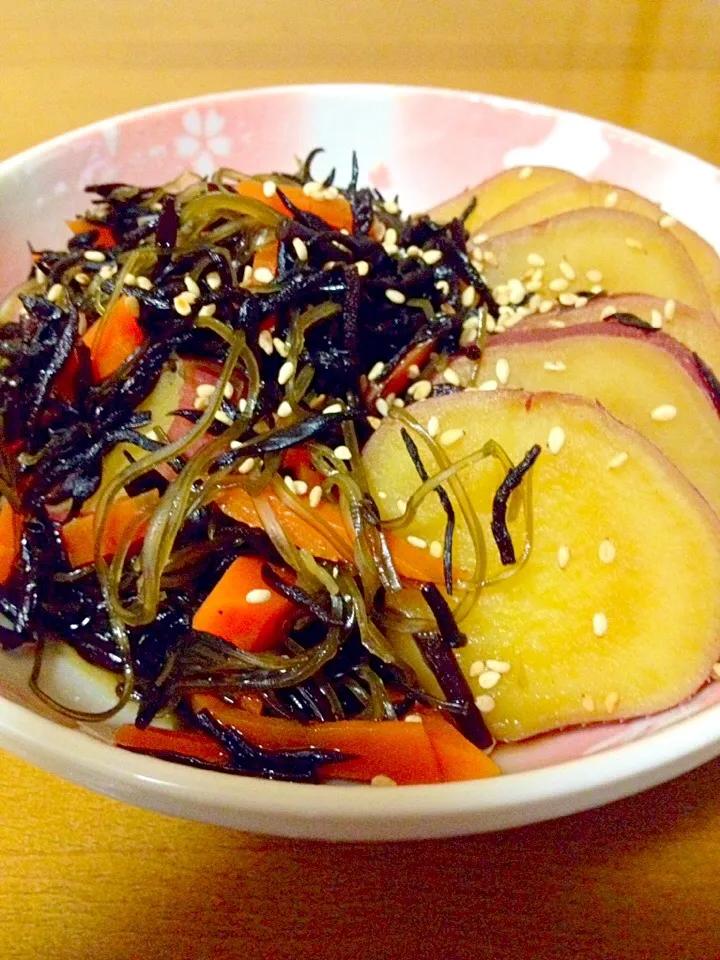 さつまいも🍠と切り昆布ひじきの煮物|まいりさん