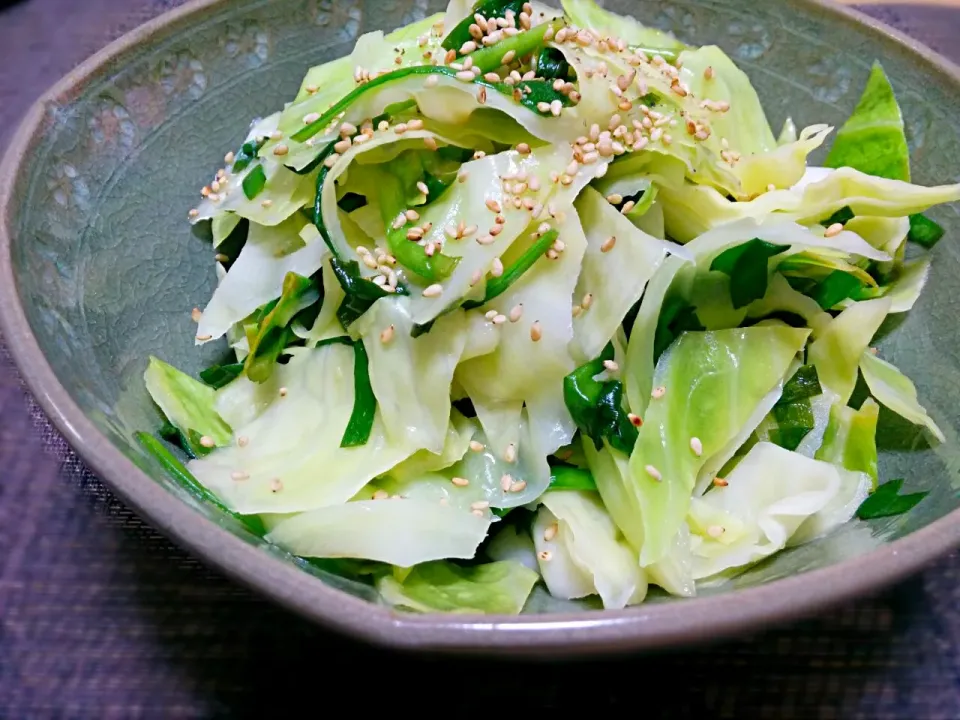 Snapdishの料理写真:山本真希さんのお料理*
～ちぎりキャベツの
　　　　塩だれ和え✱～|ことり*さん