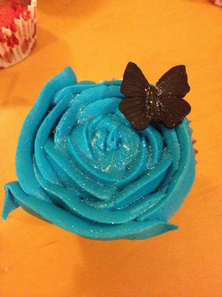 MY VERY FIRST ICING FLOWER AND BUTTERFLY|Tracy Ann Diamantさん