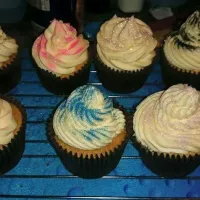 HOME MADE VANILLA CUPCAKES|Tracy Ann Diamantさん