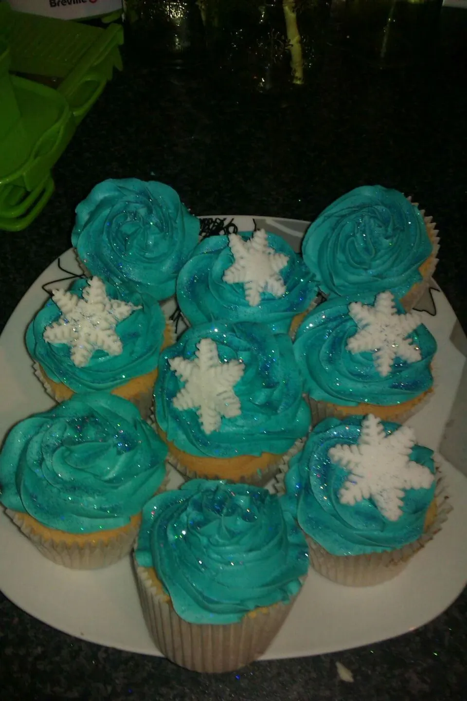 HOME MADE FROZEN CHRISTMAS CUPCAKES|Tracy Ann Diamantさん