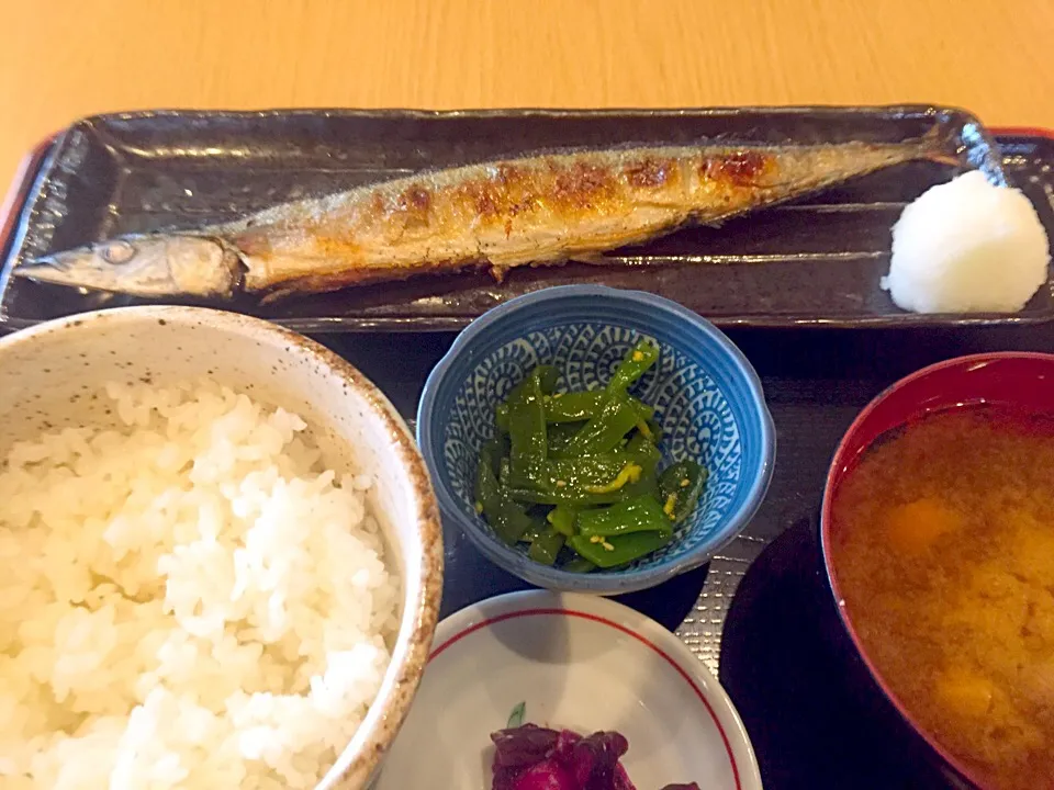 秋刀魚塩焼き定食|るい姉さん