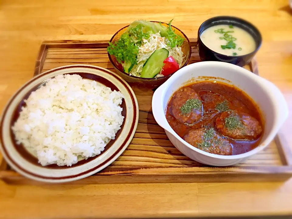 煮込みハンバーグ定食|まさま〜ささん