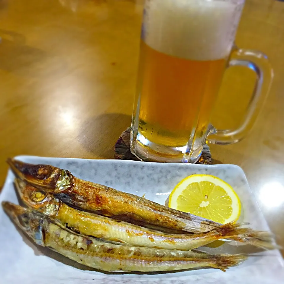 Snapdishの料理写真:昨夜の一酒一肴『生ビール』と『沖うるめ』|ち〜おんさん