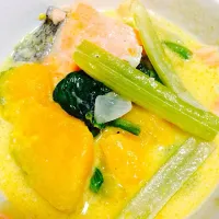 Snapdishの料理写真:Squash & salmon w/ coconut|mariaさん