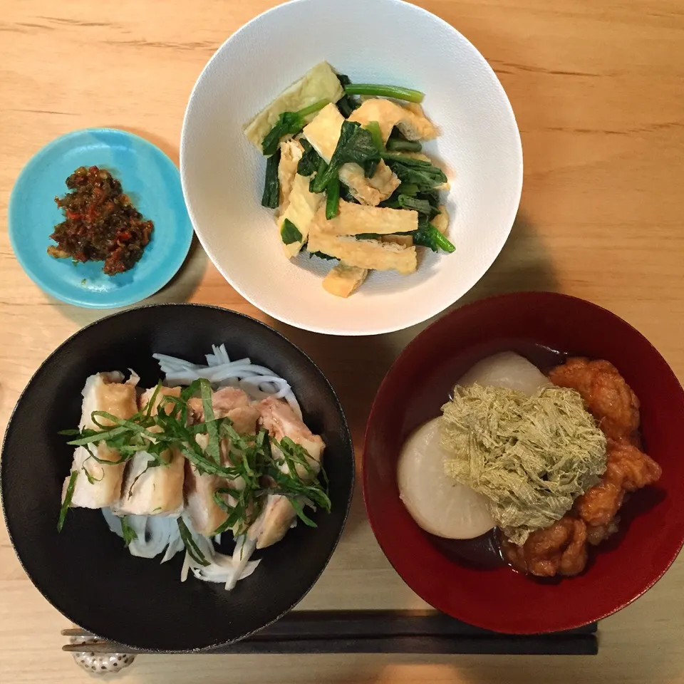 茹で鶏生七味、ほうれん草 油揚げの辛子醤油和え、おでん。|maruruさん