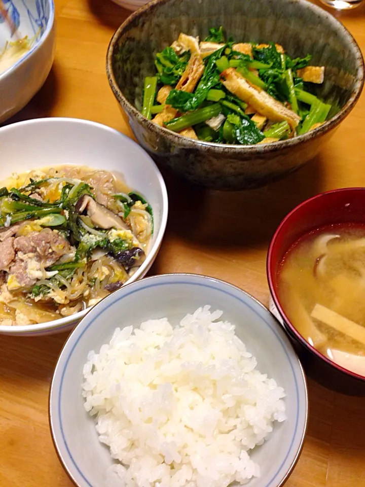 Snapdishの料理写真:今日の夕食🌙 ・すき焼き風煮 ・青菜と焼き油揚げのお浸し ・さつまいも・にんじん・しいたけと豆腐の味噌汁 ・ごはん|Yu Yu mamaさん