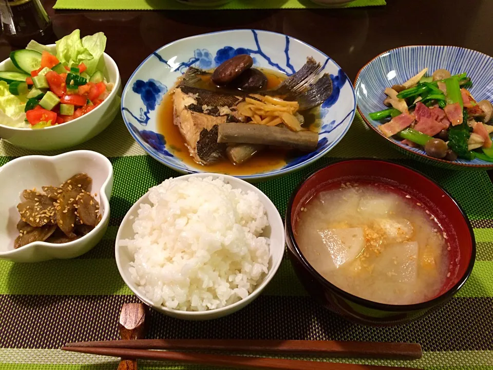 カレイの煮付け、しめじと小松菜のベーコン炒め、ゴボウの甘辛煮|Jun  Sakamotoさん