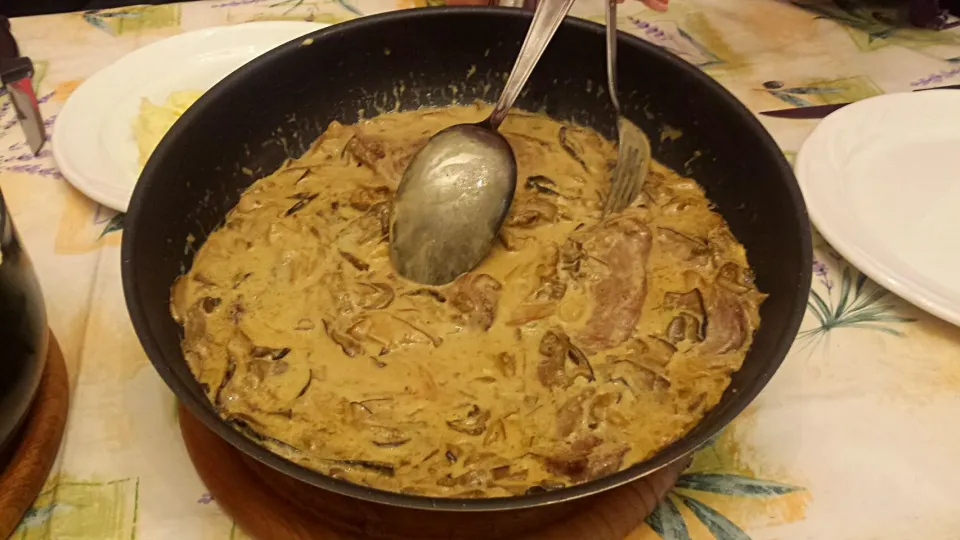 Wild deer cooked in mushroom sauce|Marco Mantegazzaさん