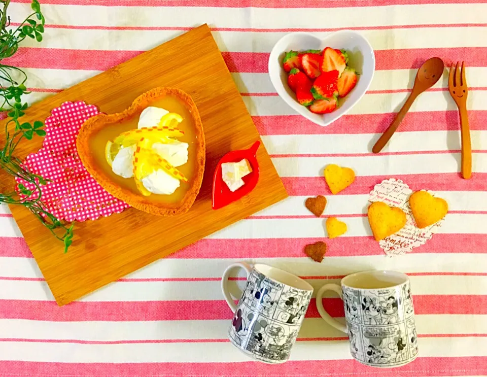 手作りバレンタイン🍓
🍋レモンタルト
🍫ホワイト生チョコ
🍪アーモンドクッキー|aya3mamさん