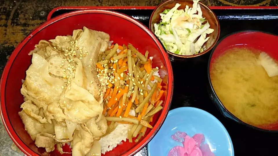 肉カレー丼🍛|かいさん