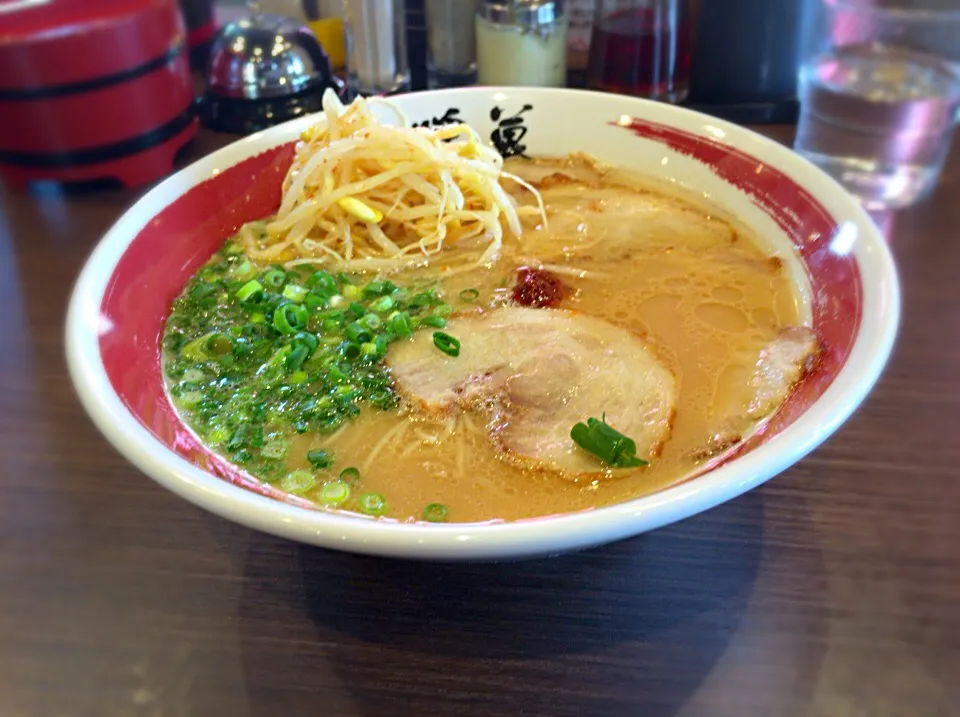 暖暮のチャーシュー麺
芸人の響の長友がプロデュースしてるお店です|まさま〜ささん