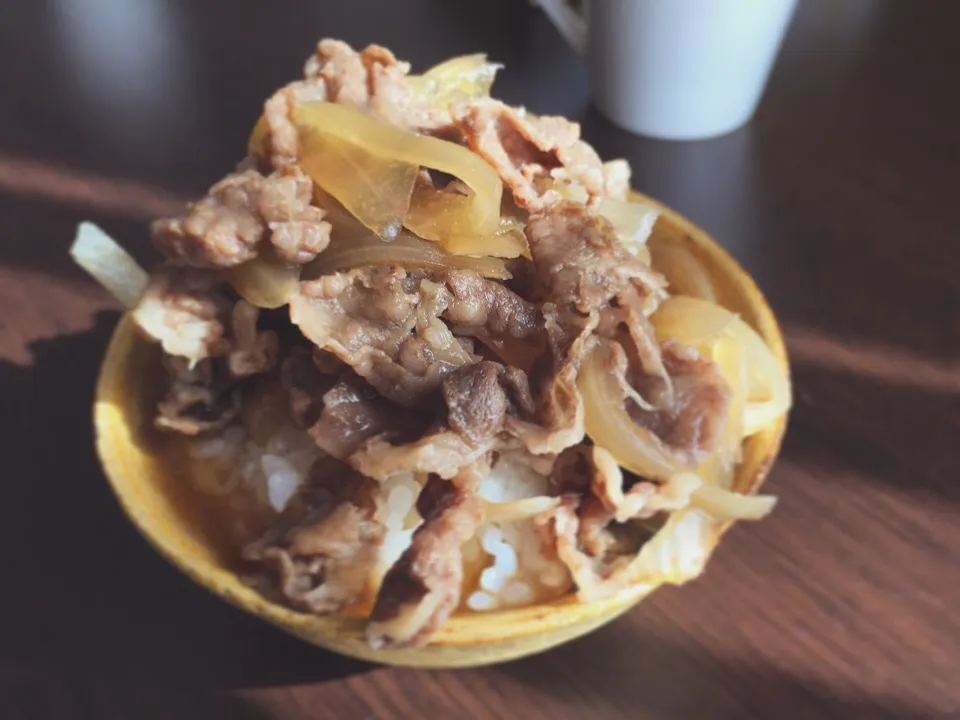 つゆだくだくミニ牛丼#お昼ごはん|かばちゃーんさん