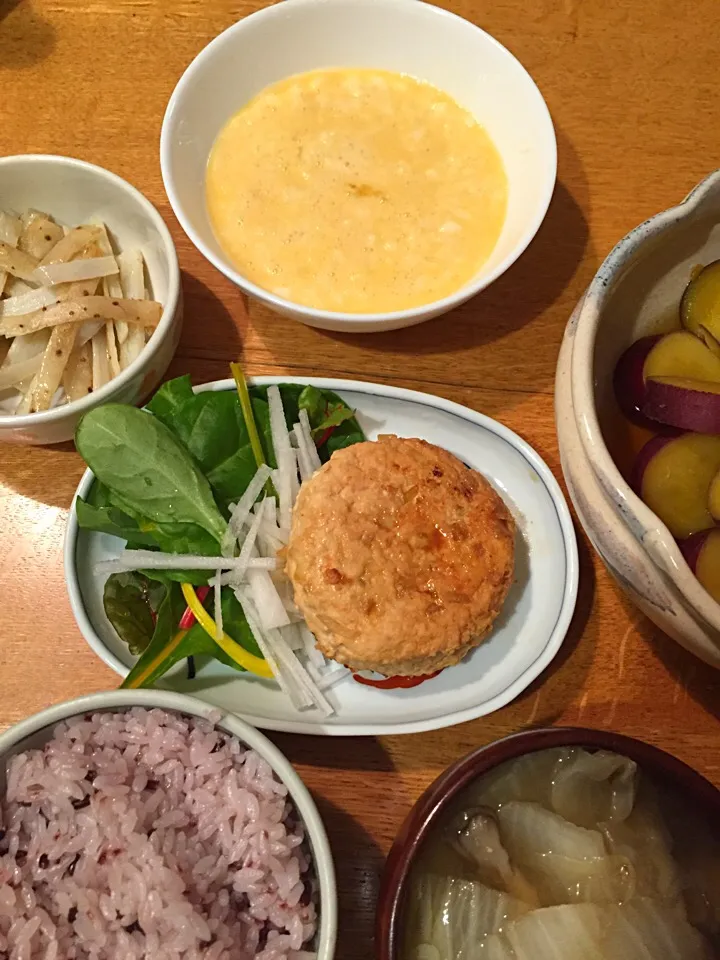 鶏つくね、とろろ、白菜と舞茸のお味噌汁、サツマイモとかぼちゃの煮物|レナコさん