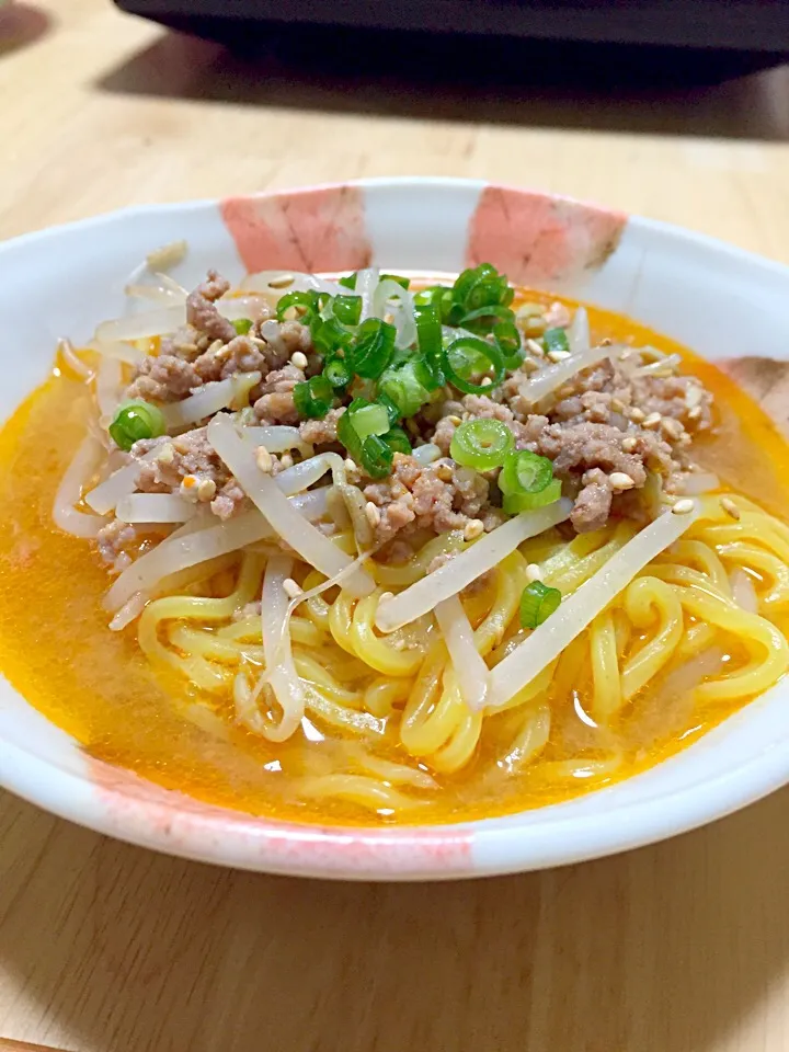 Snapdishの料理写真:上湯スープの中華鍋の〆の担々麺♡|Chihiroさん