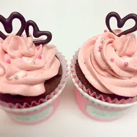 チョコレートカップケーキ♡
いちご風味のバタークリーム♡|あやさん