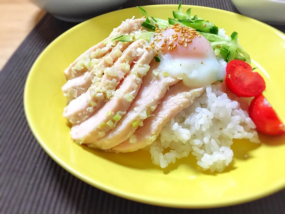 Snapdishの料理写真:温玉香味鶏飯 #炊飯器オンリー|savaoさん